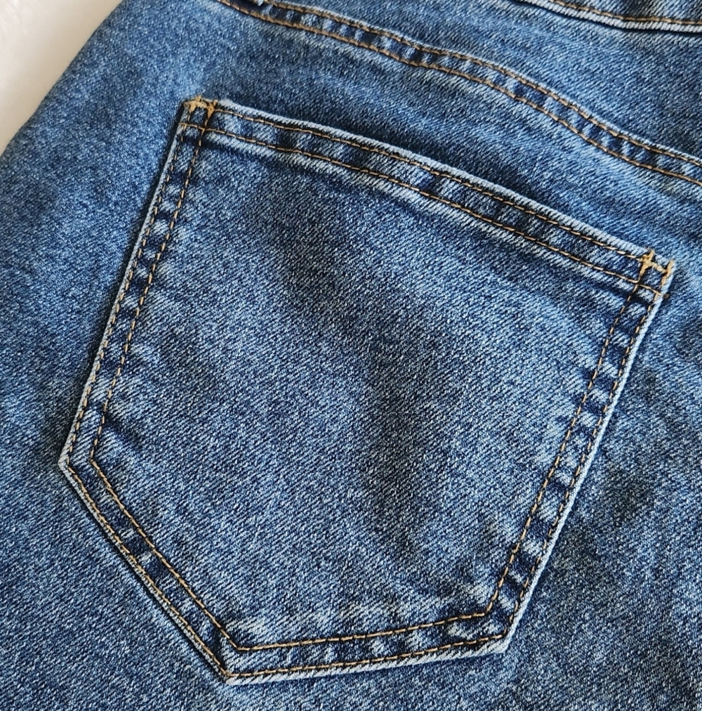 👖 No Boundaries Women’s Blue Denim High-Rise Shorts – Size 8, NWT - Picture 13 of 14